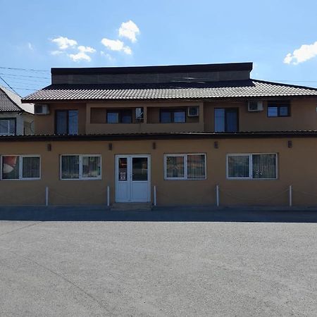 Pensiunea Albert Harsova Bagian luar foto